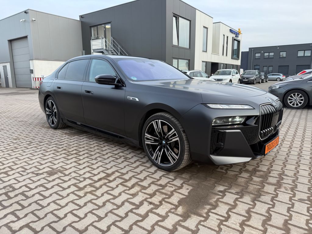 BMW M760