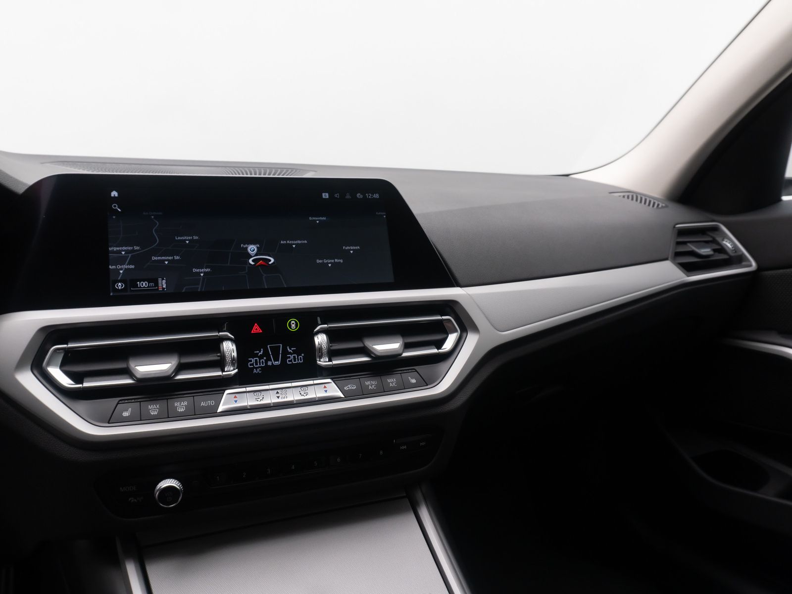 Fahrzeugabbildung BMW 320d HUD DAB Laser PDC DrivAssist Komfort Alarm