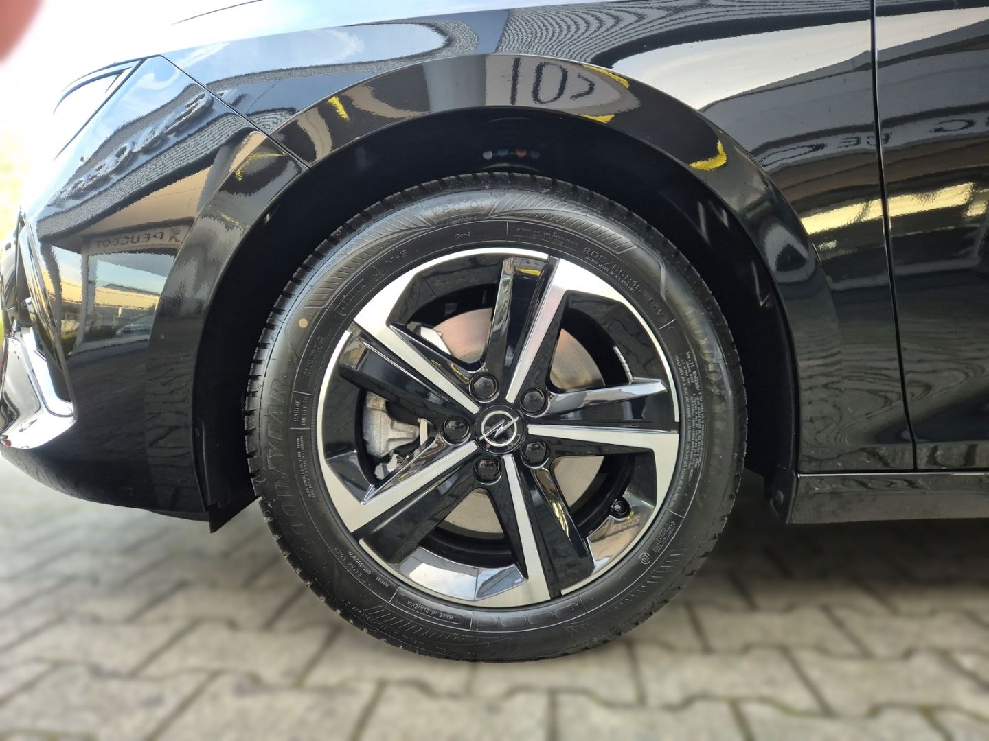 Fahrzeugabbildung Opel Astra 1.5 D EU6e L Sports Tourer GS HUD Navi 360