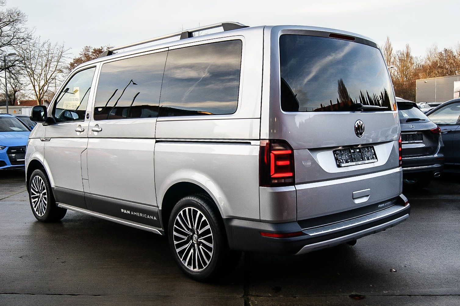 Fahrzeugabbildung Volkswagen T6 Multivan PanAmericana 20TDI 7-SITZE LED STHZG