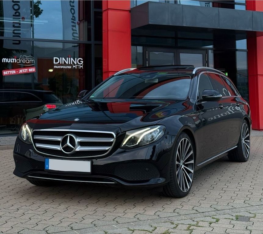 Image of Mercedes-Benz E 220