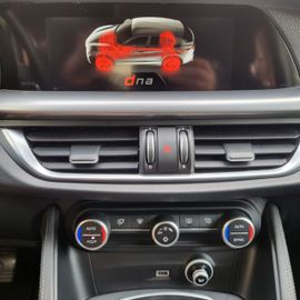 Alfa-Romeo Stelvio - 7