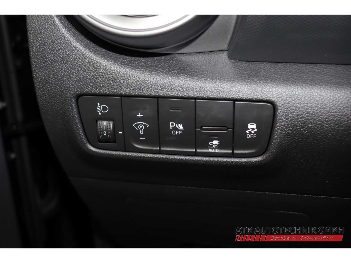 Fahrzeugabbildung Hyundai KONA Elektro Select 2WD 39,2kWh 96,2% SOH ACC Ap