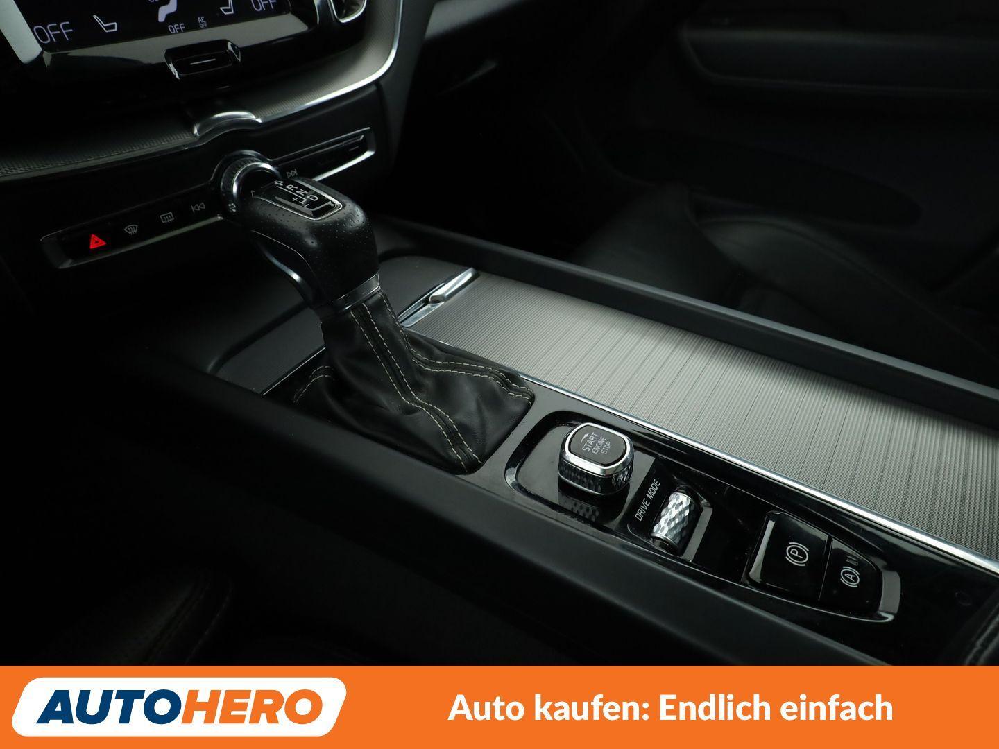 Volvo XC60 2.0 D5 R Design AWD Aut.*NAVI*HEAD-UP*LED*