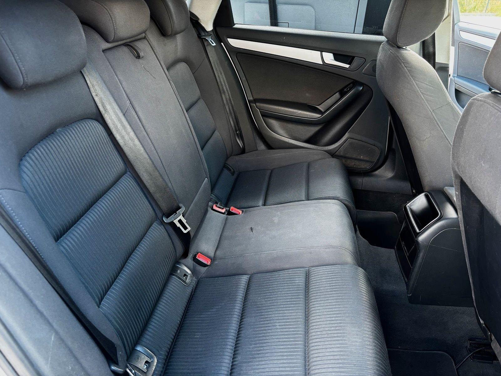 Audi A4 2012 — photo 11