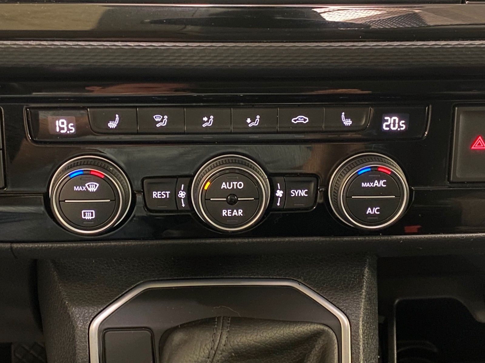Fahrzeugabbildung Volkswagen T6.1 Multivan Generation Six+ALLRAD+DSG+7 Sitze+