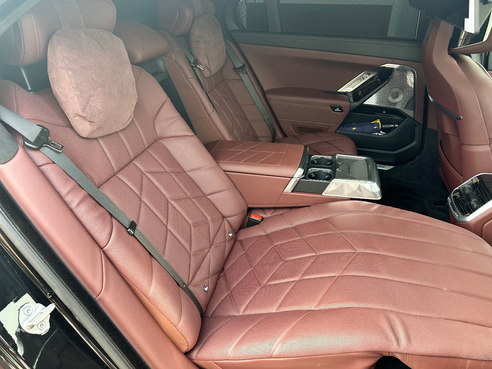 Fahrzeugabbildung BMW 740d LANG xDRIVE M SPORTPAKET*VOLL*