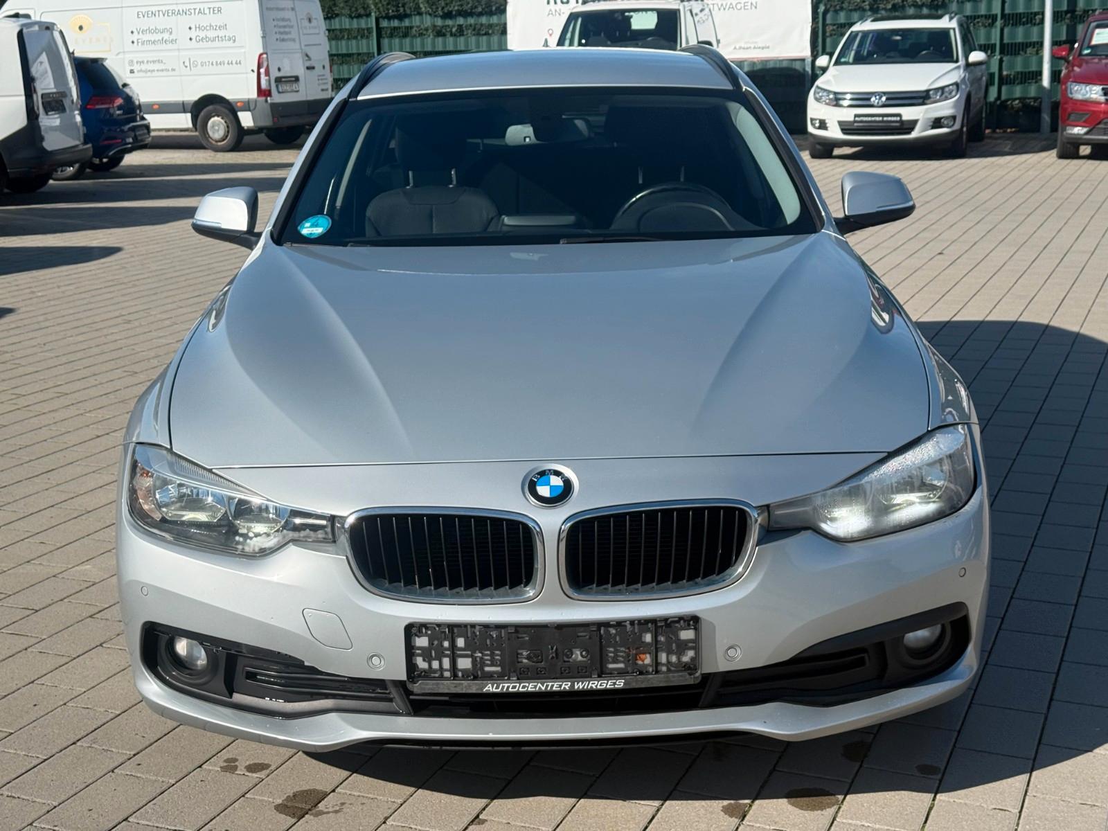 BMW 318 2015 — rear view