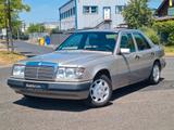 Mercedes-Benz E 200*Schiebedach* - gebrauchte Mercedes-Benz E 200 aus dem Jahr 1993