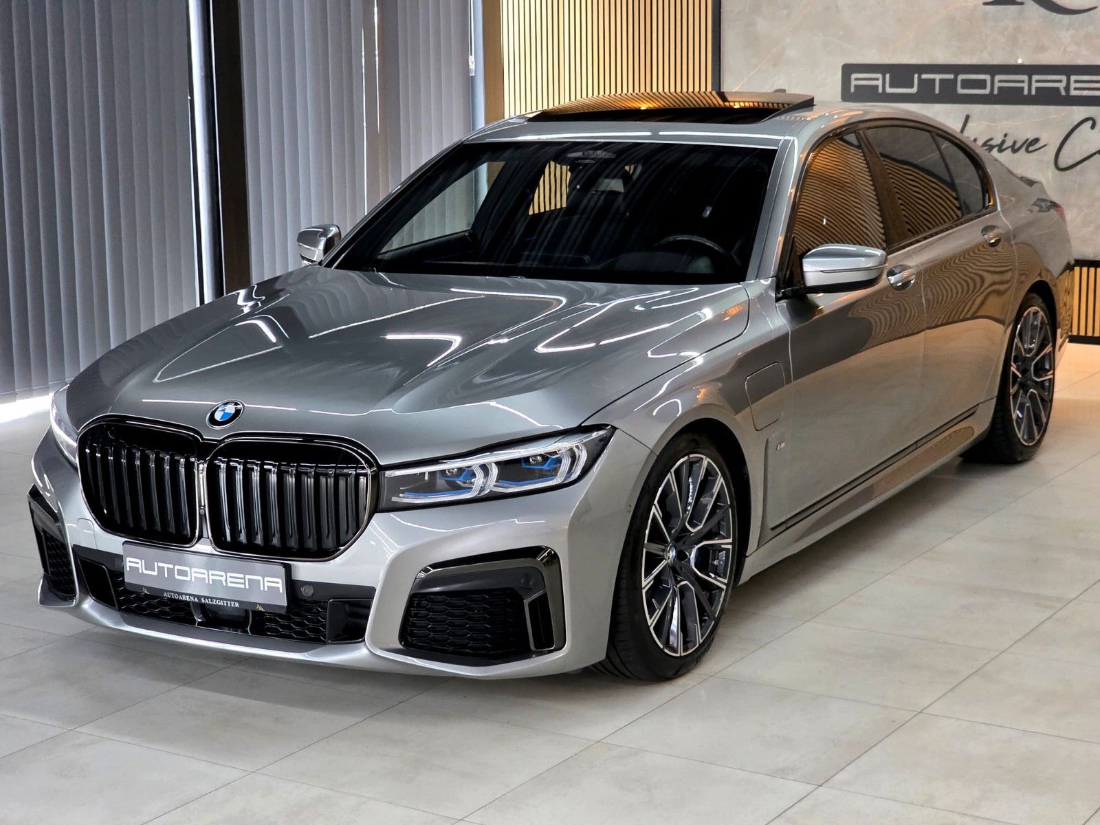 BMW 745 e *M-SPORT* Bowers & Wilkins*S-Dach* imagem 3
