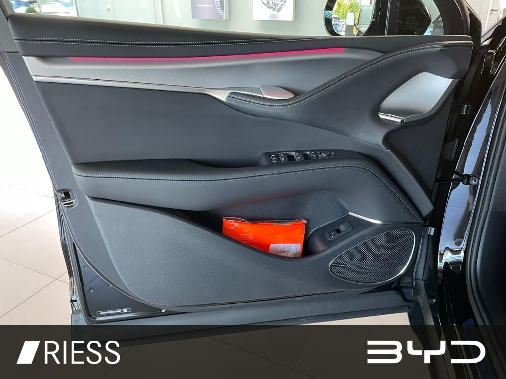 BYD SEALION 7