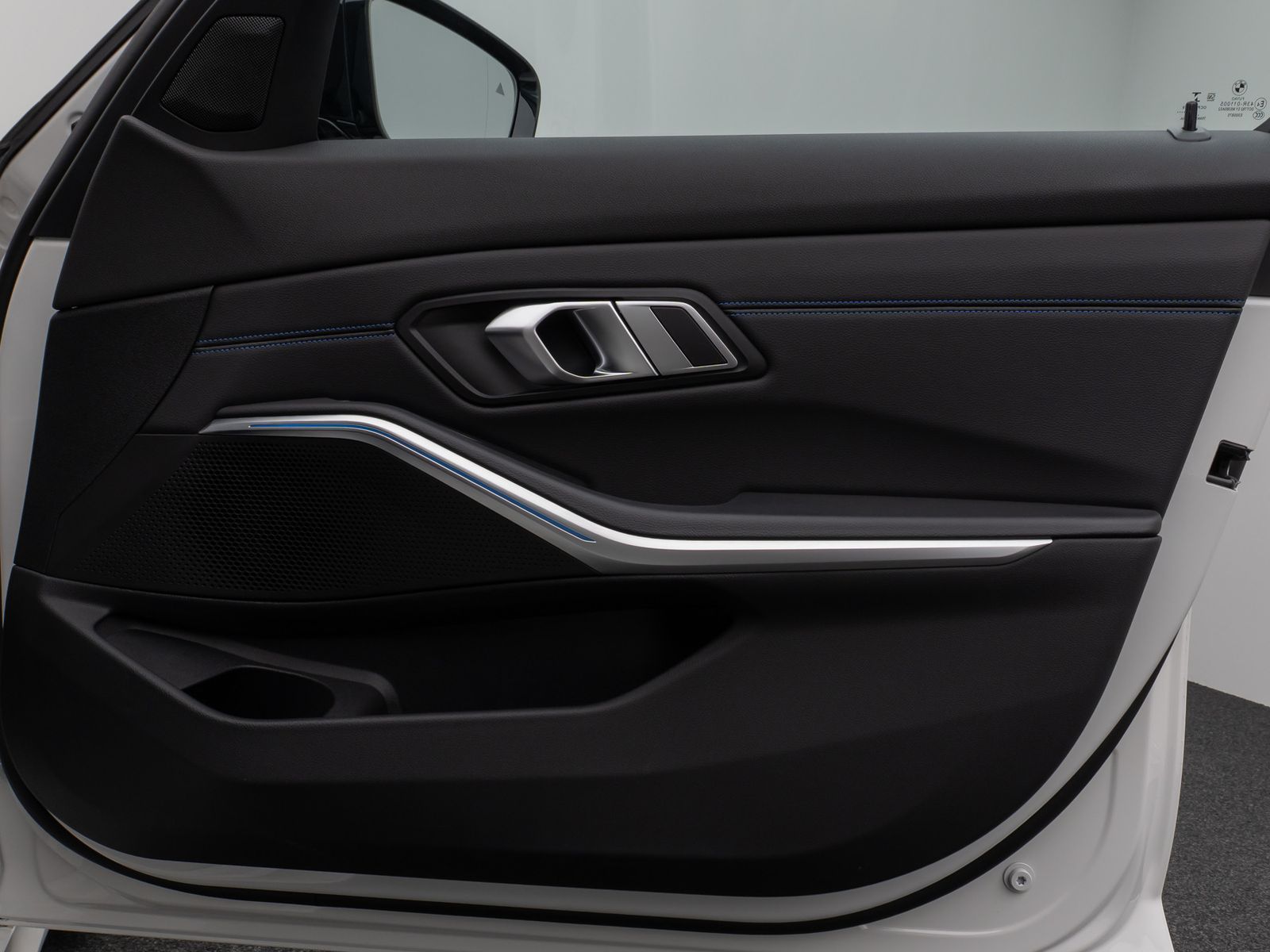 Fahrzeugabbildung BMW 330e M Sport Kamera Laser HUD HiFi AHK Stop&Go