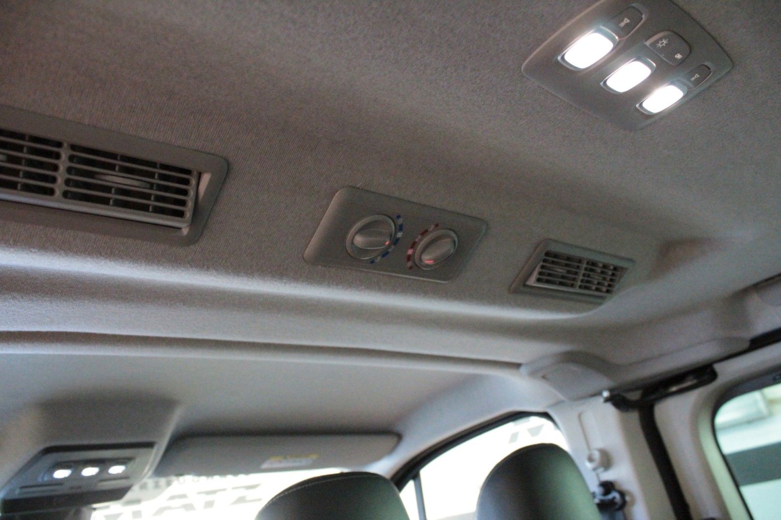 Fahrzeugabbildung Renault Trafic Grand L2H1 Blue DCI EDC Automatik