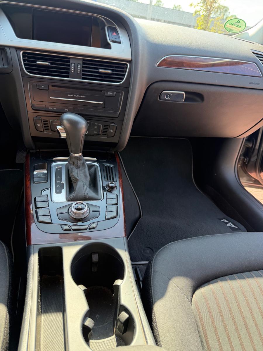 Audi A4 2009 — photo 10
