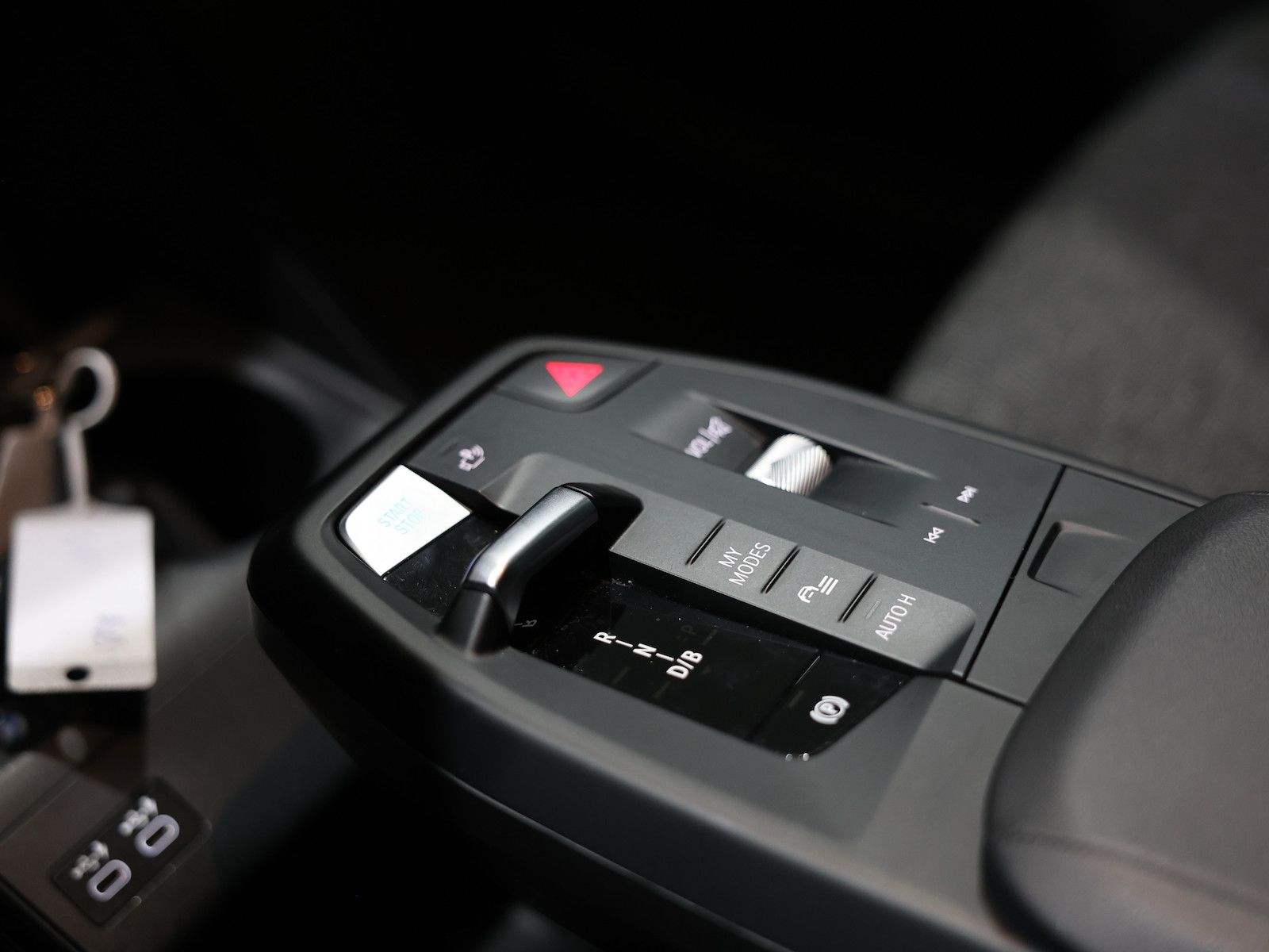 BMW iX1 30 xDrive 95,7% PREMIUM / HARMAN/KARDON, LED foto 17