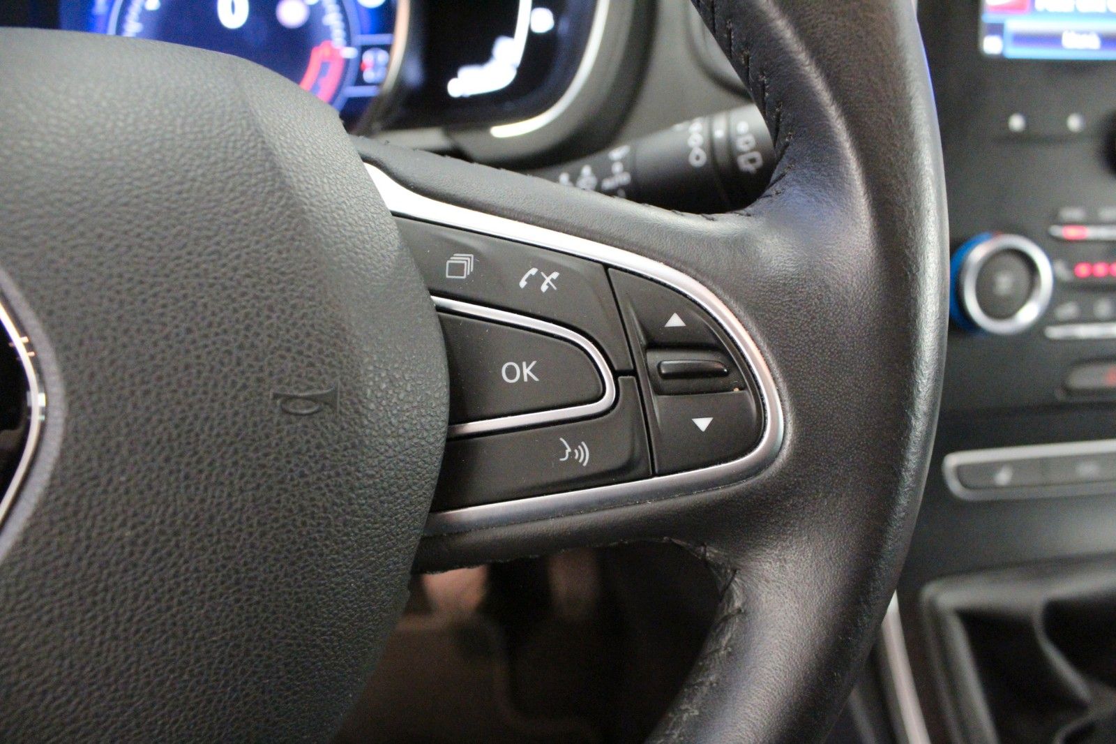 Fahrzeugabbildung Renault Scenic TCe 140Limited Edition*Sitzhzg*AHK*