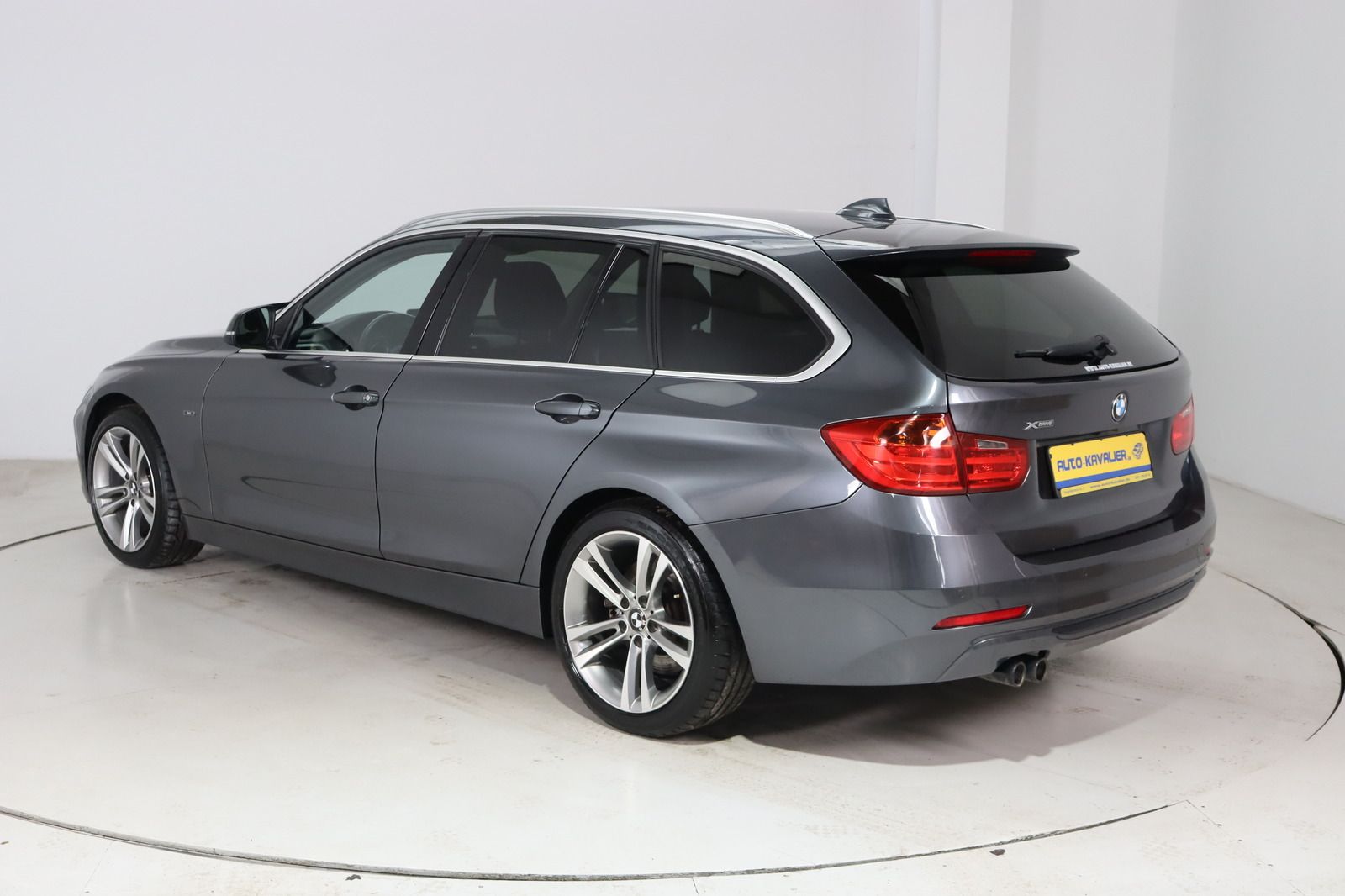 Fahrzeugabbildung BMW 330 d Touring  xDrive Sport Line