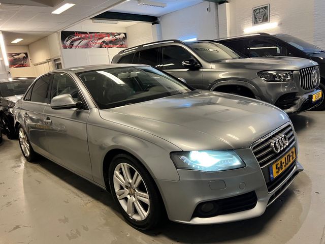 Audi A4 Limousine 2.0 TDI Sedan S-Line Navi Leder Led