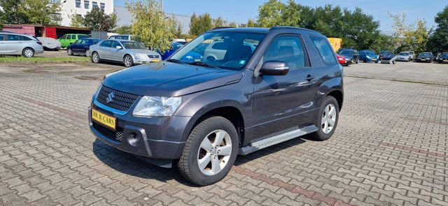 Suzuki Grand Vitara 2.4 Club**4WD**