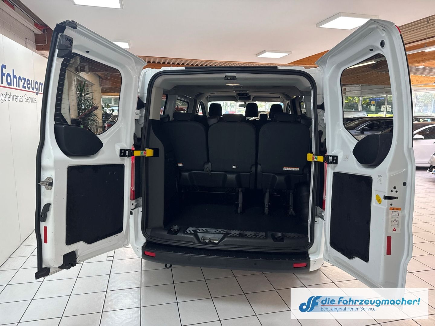 Fahrzeugabbildung Ford Transit Custom Tourneo 320 L1 Trend 2.0 TDCi EU6