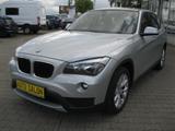 BMW X1 20 i xDrive Sport Line *Automatik+Leder+Navi* - BMW X1 aus 2012 mit Benzin-Antrieb: Geländewagen