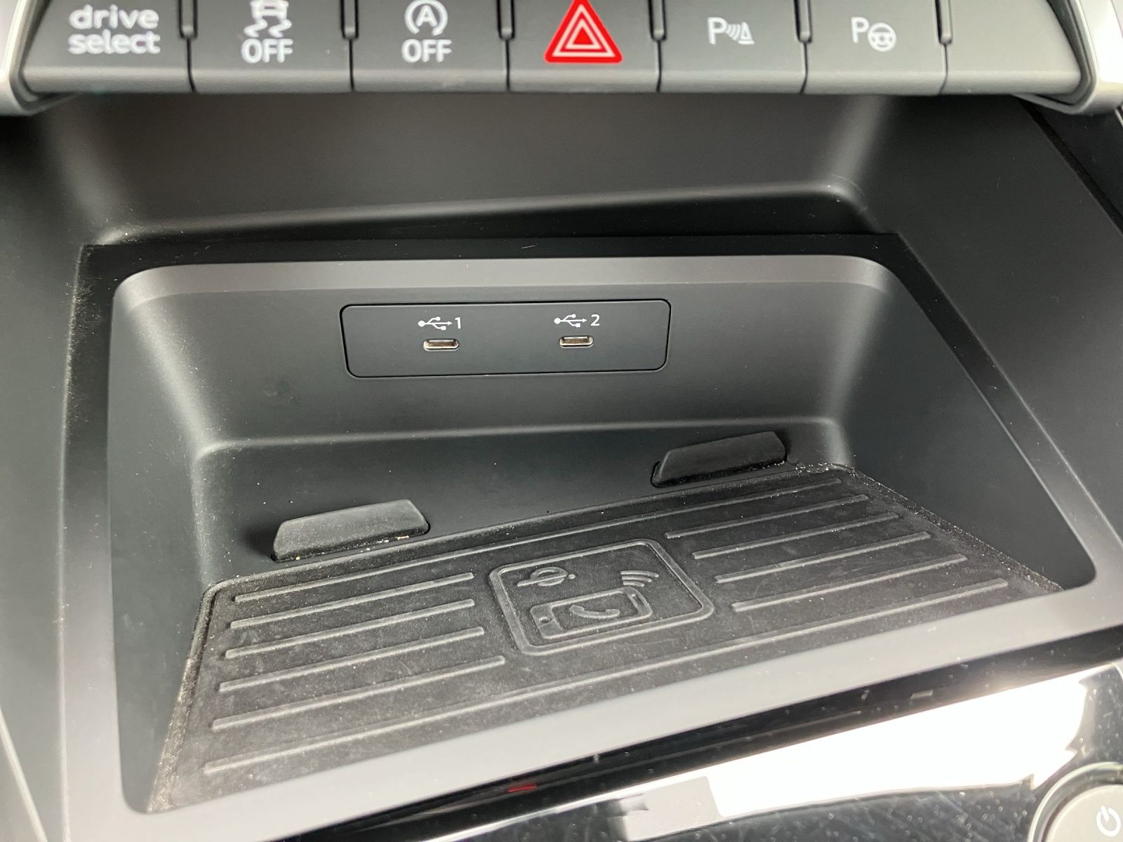 Fahrzeugabbildung Audi A3 Limousine 35 TFSI advanced MATRIX Navi ACC AH
