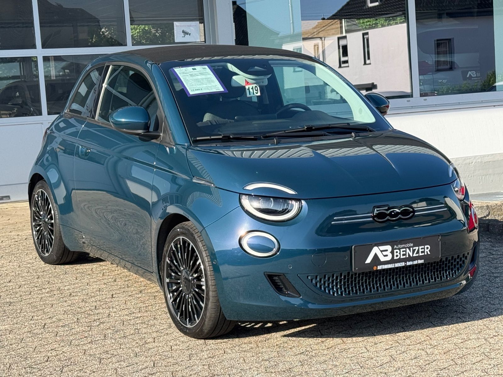 Fahrzeugabbildung Fiat 500 e Icon/Cabrio/ACC/LED/Navigation/R-Cam/42kWh