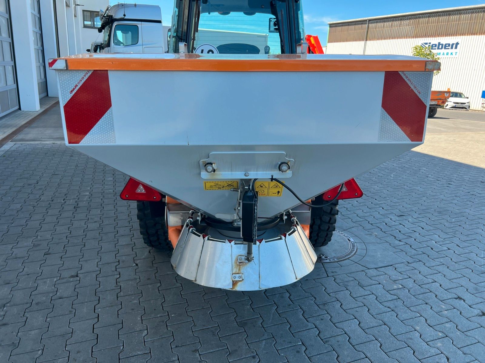 Fahrzeugabbildung Kubota M5101N / nur 437h / Kommunalpaket
