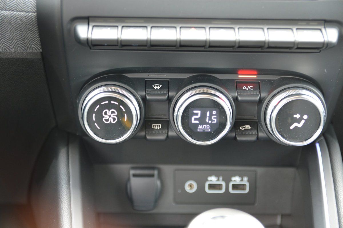 Fahrzeugabbildung Renault Clio V   Techno LED Kamera Sitzheizung