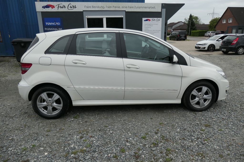 MERCEDES-BENZ B 180 | Automatik | Sitzheizung | 8-fach bereift, Ansicht 2