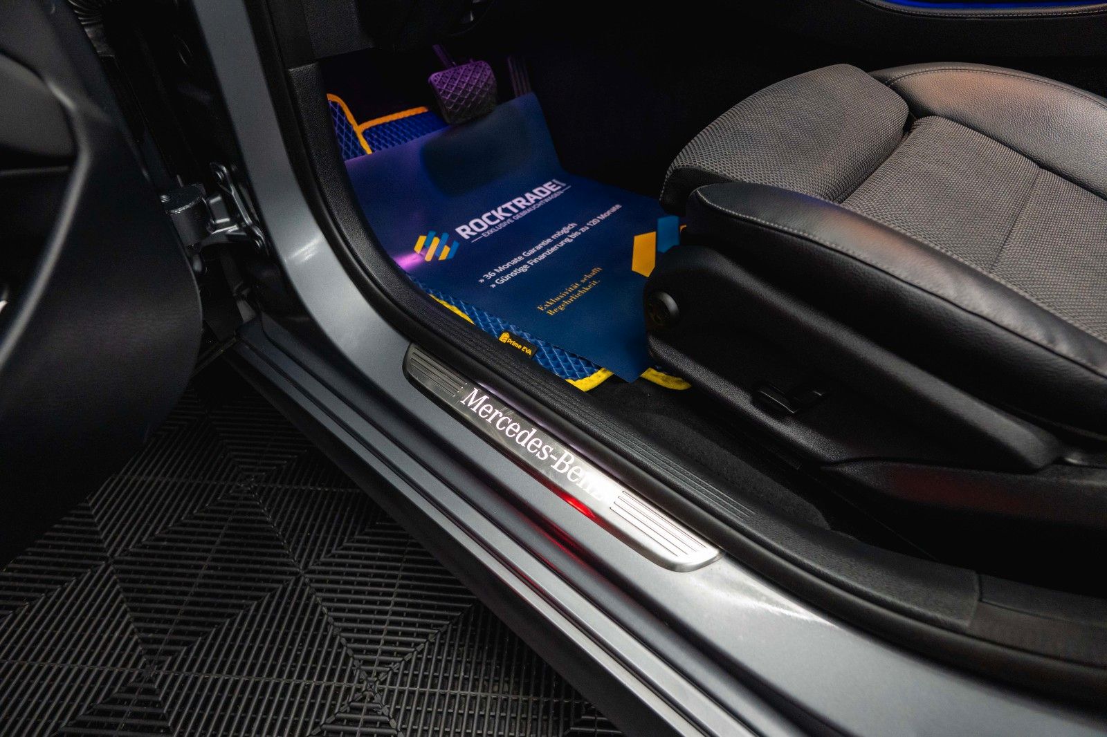 Fahrzeugabbildung Mercedes-Benz E 300de AMG Night-Paket Designo *Pano*ACC*LED*