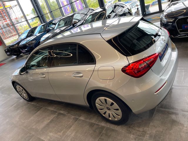 Mercedes-Benz A 200 A -Klasse *NAVI*PDC*SPURASSIST*TEMPOMAT*