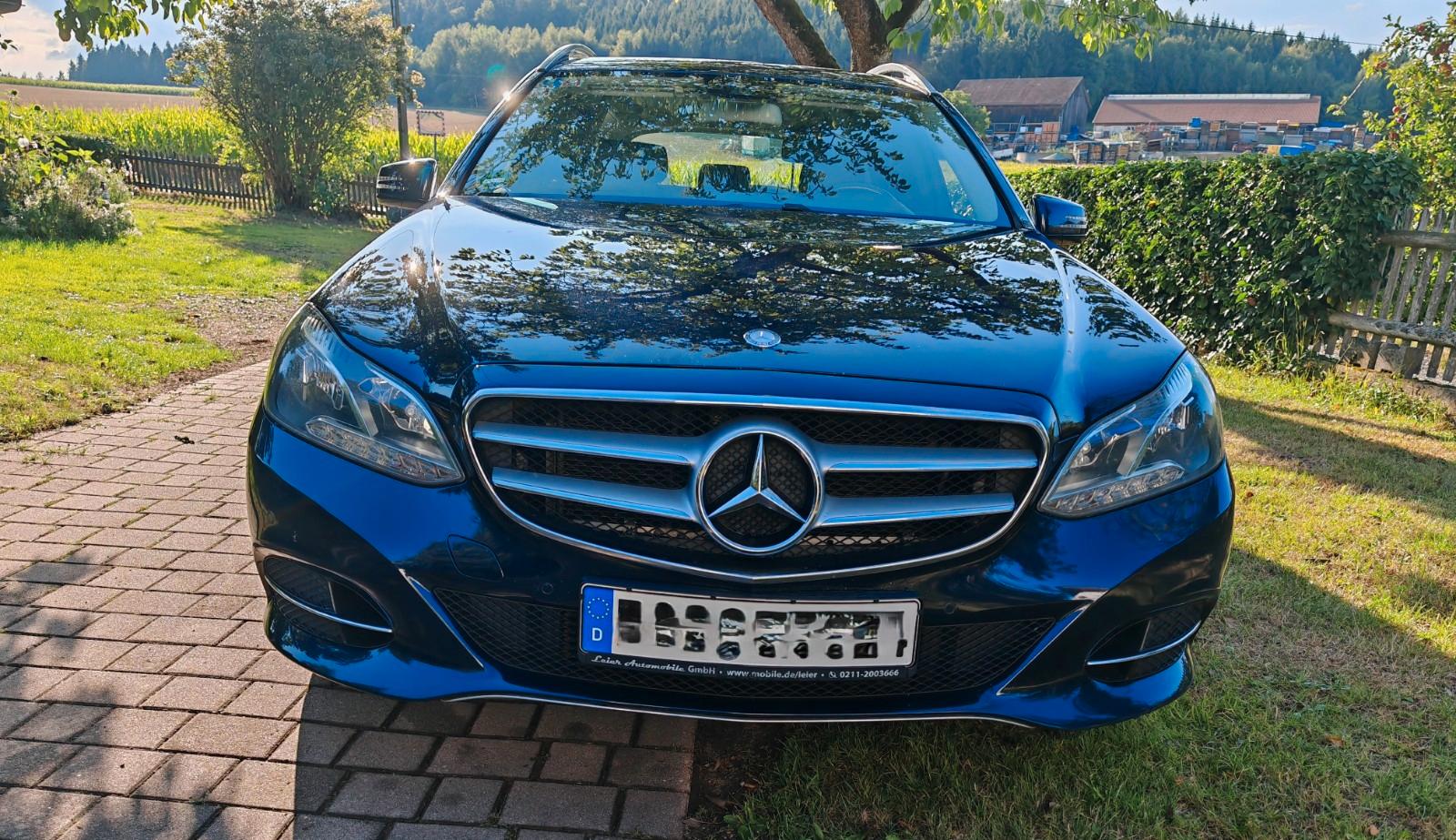 Mercedes-Benz E 220 BlueTEC BlueEFF. Standard