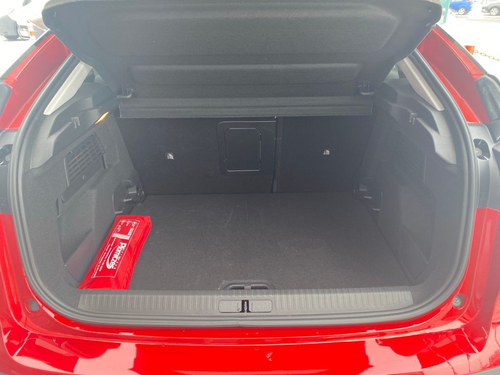 Fahrzeugabbildung Citroën C4 Benzin 130 Automatik MAX *Winter+Techno-Pak*