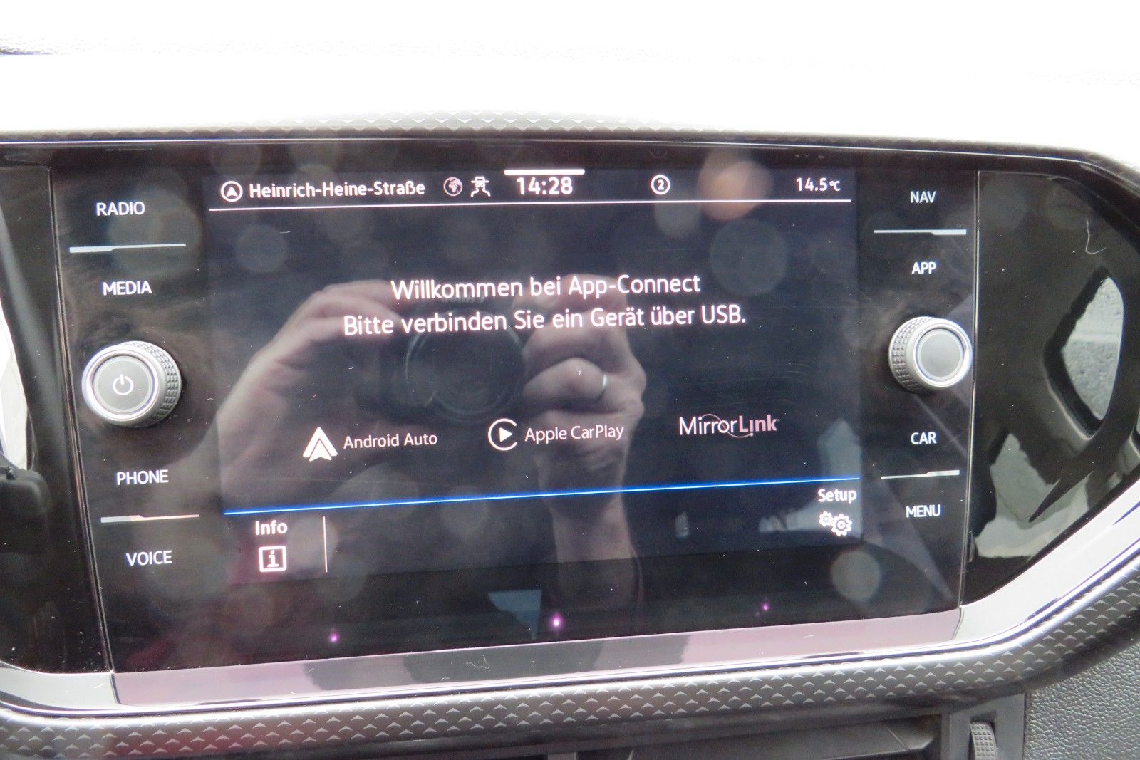 Fahrzeugabbildung Volkswagen T-CROSSLife LED SPORTP. SITZH. NAVI APP "AKTIONS