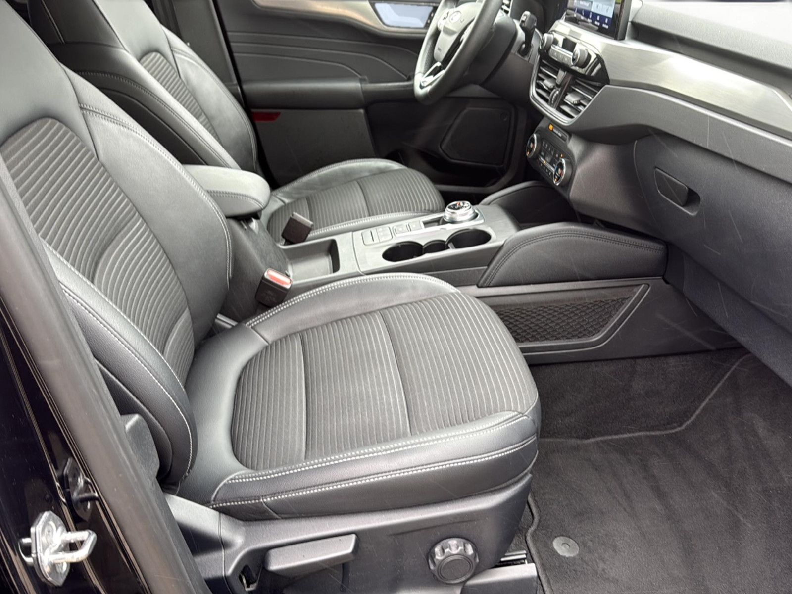 Fahrzeugabbildung Ford Kuga Plug-In Hybrid Titanium -unfallfrei/ 1.Hand