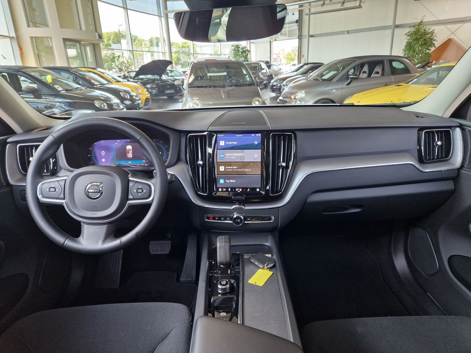 Fahrzeugabbildung Volvo XC60 Momentum Pro 2WD PANO H/K LED