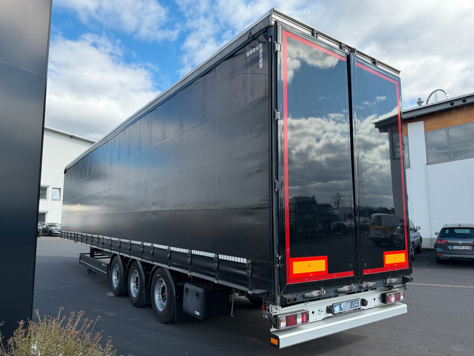 Fahrzeugabbildung Berger SAPL 24 LTMN 1x lift SAF Hubdach Schiebeverdeck