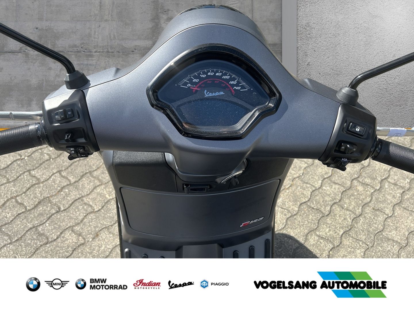 Fahrzeugabbildung Vespa GTS 125 Super Sport, Keyless Ride, Start & Stopp