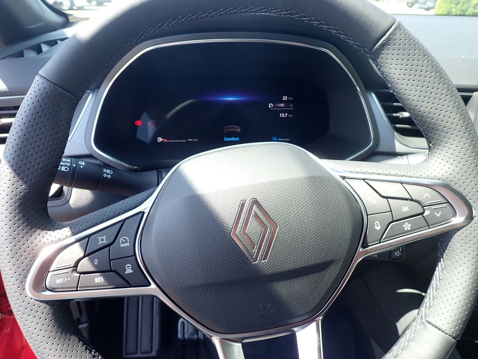 Fahrzeugabbildung Renault Captur Techno Full Hybrid E-Tech 160