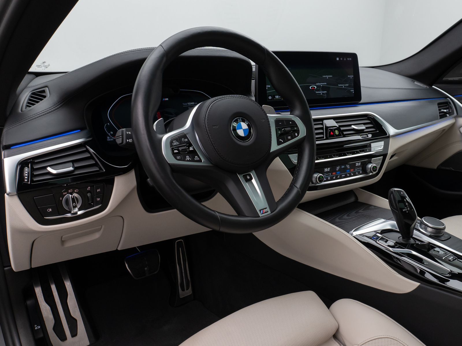 Fahrzeugabbildung BMW 540d xD M Sport Panorama Kamera Laser TV HUD H/K