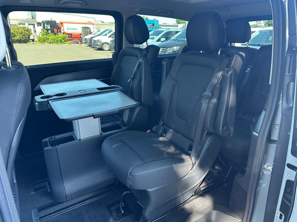 Fahrzeugabbildung Mercedes-Benz V 300 d 4MATIC AVANTGARDE Lang AIRMATIC AHK STHZ