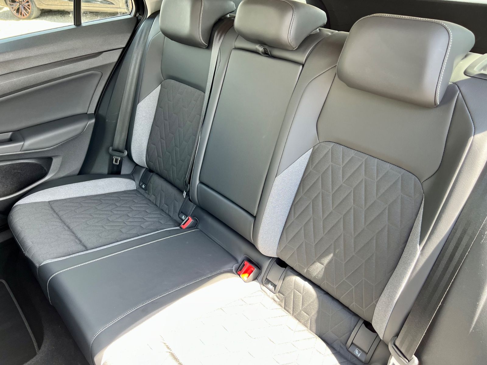 VW Golf VIII Variant 1.5 TSI AAC SHZ KAMERA NAVI