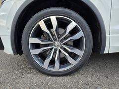 VW Tiguan Highline 2.0 Bi TDI R-line Sportpaket