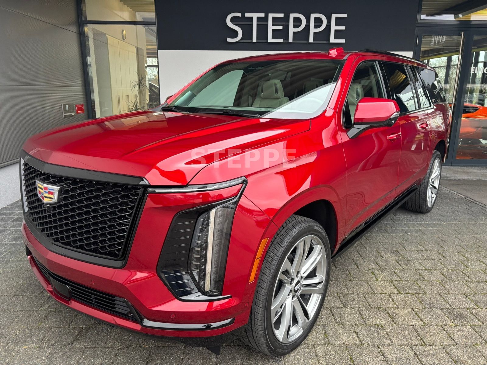 Cadillac Escalade FACELIFT MY26 6.2 V8 ESV Sport Platinum