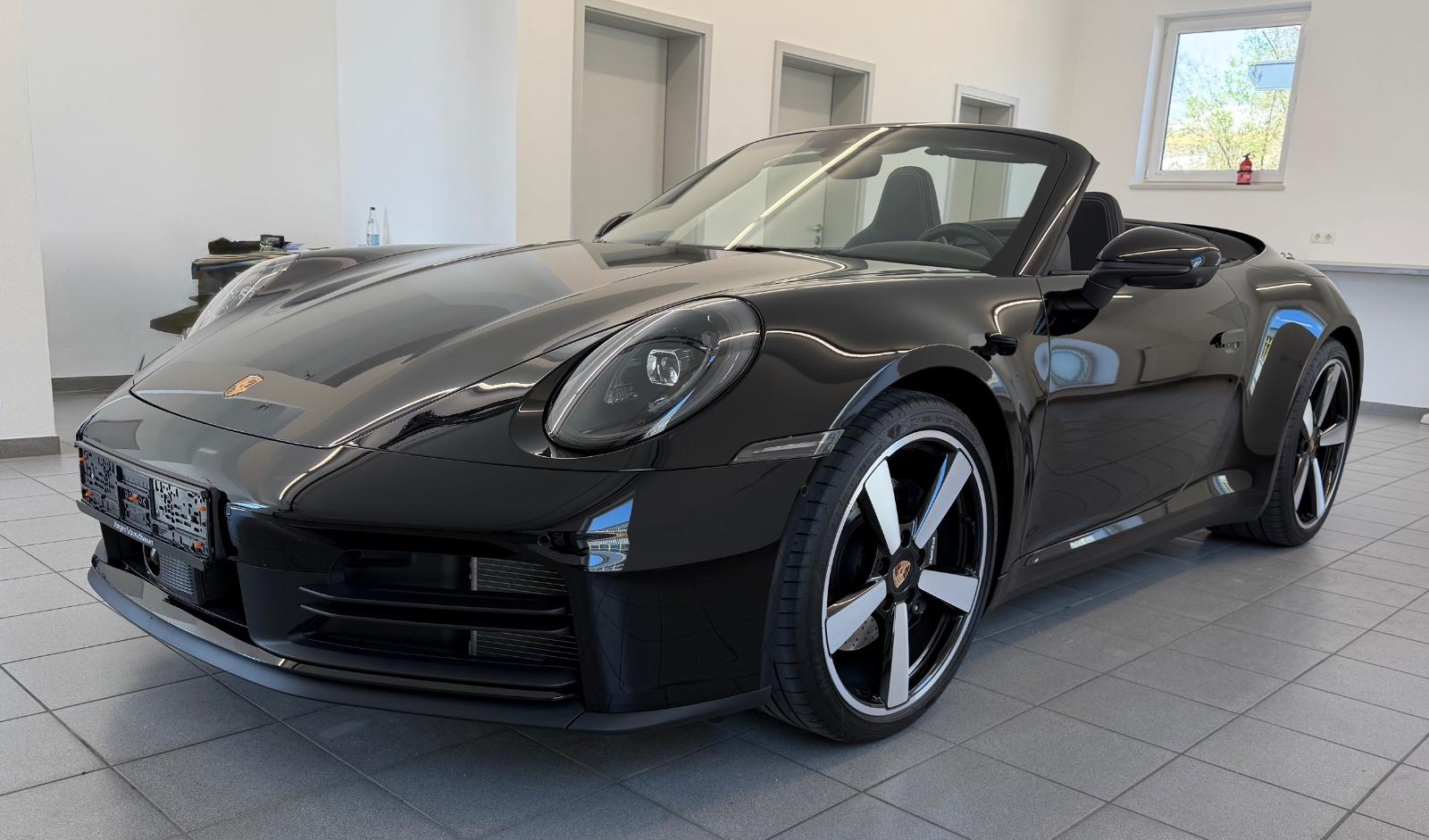 Porsche 911 Carrera Cabriolet Sporta. Kamera Bose