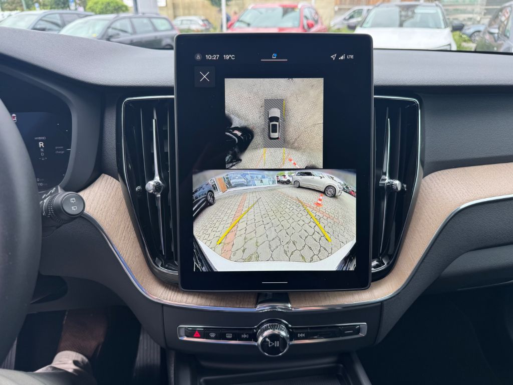 Fahrzeugabbildung Volvo XC60 T6 AWD Plus Dark+LagomPak+AHZV+SOFORT