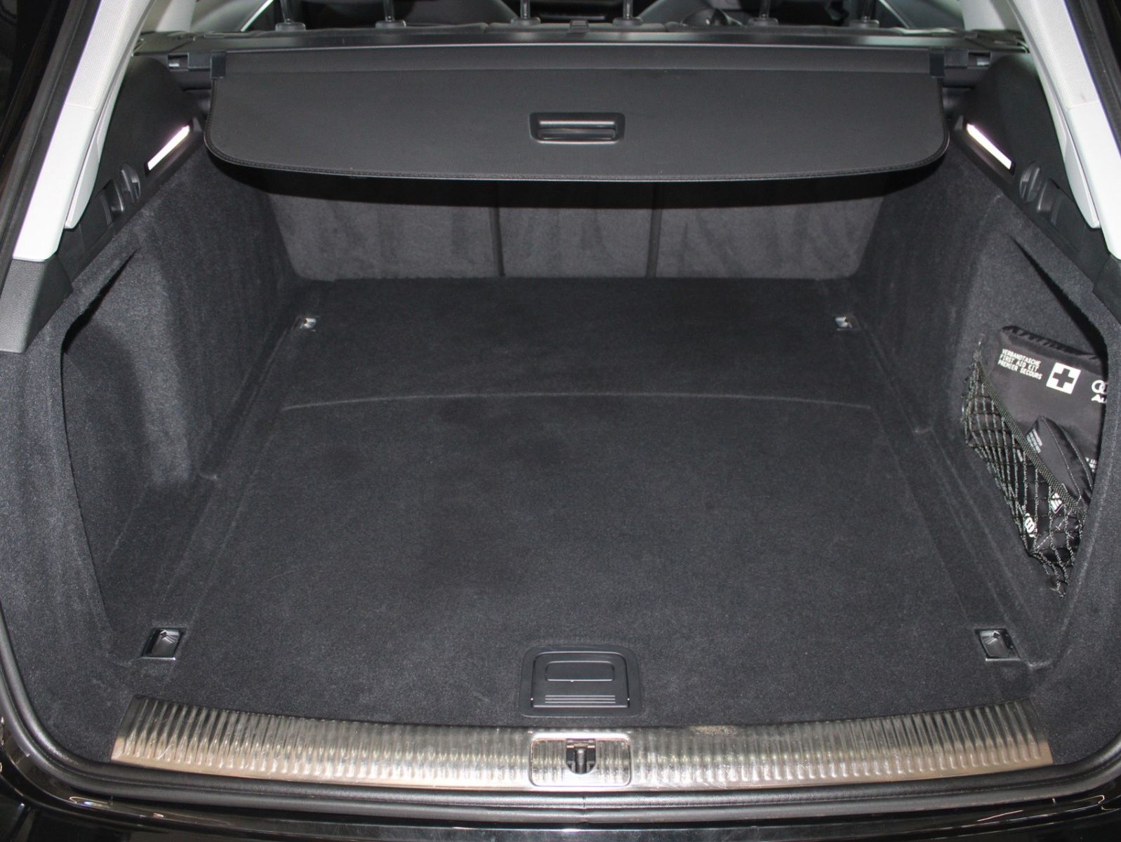 Fahrzeugabbildung Audi A4 2.0 TDI S tronic sport Avant NAVI XENON uvm.