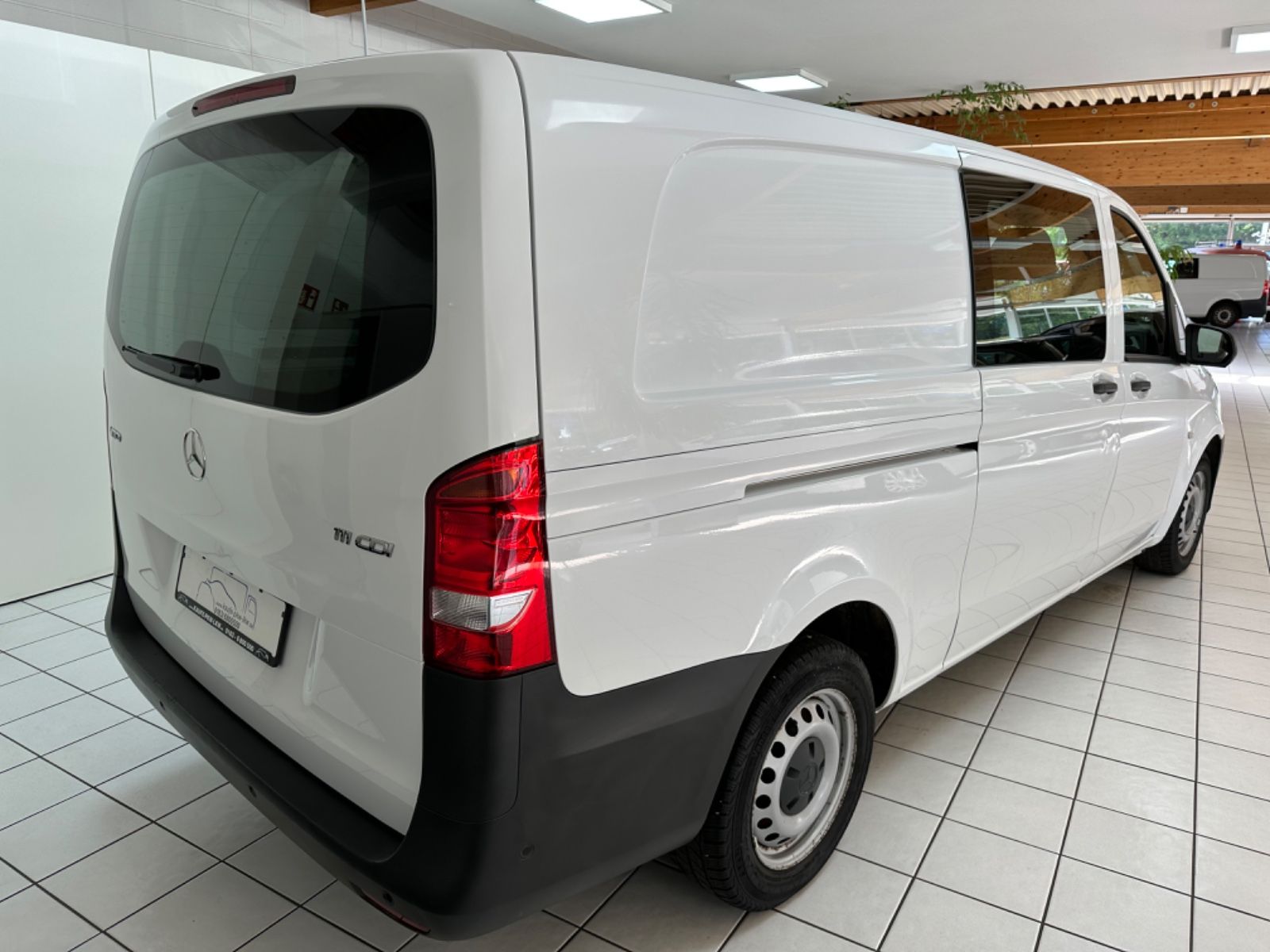 Fahrzeugabbildung Mercedes-Benz Vito Mixto 111 CDI FWD *extralang*PDC*