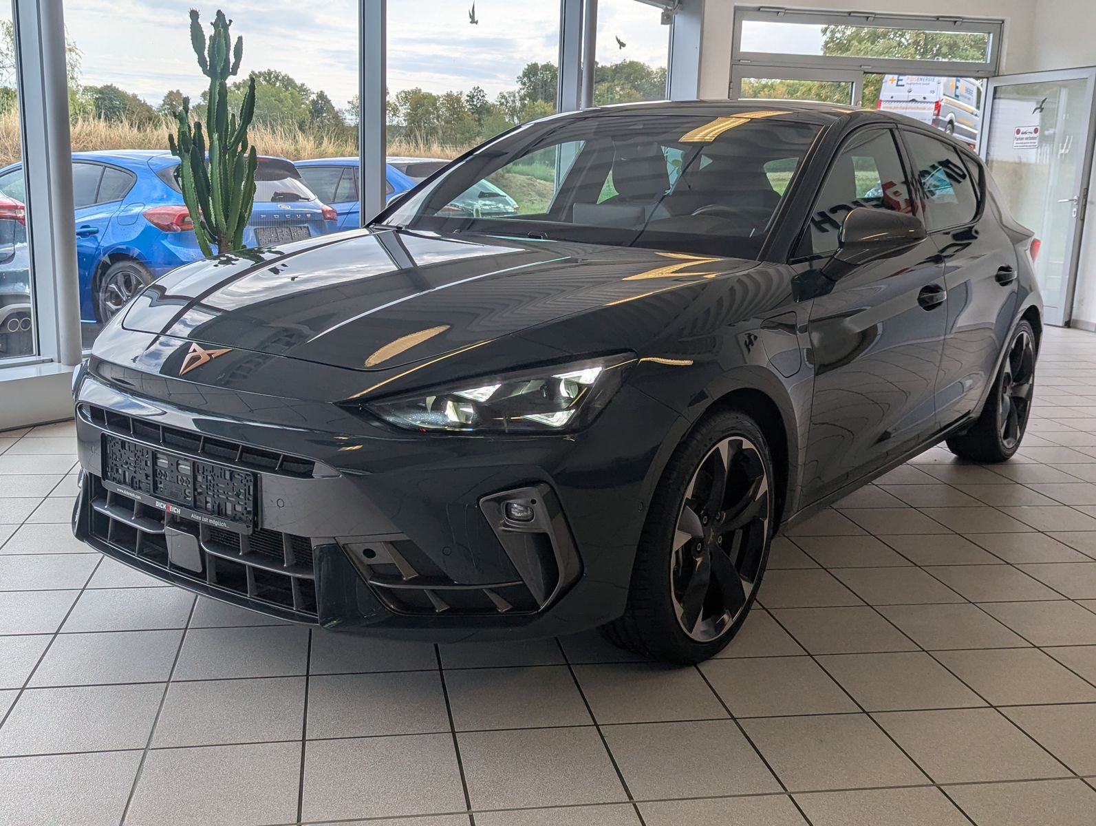 Fahrzeugabbildung CUPRA Leon 1.5 e-Hybrid Matrix Edge-Intelligent-Paket